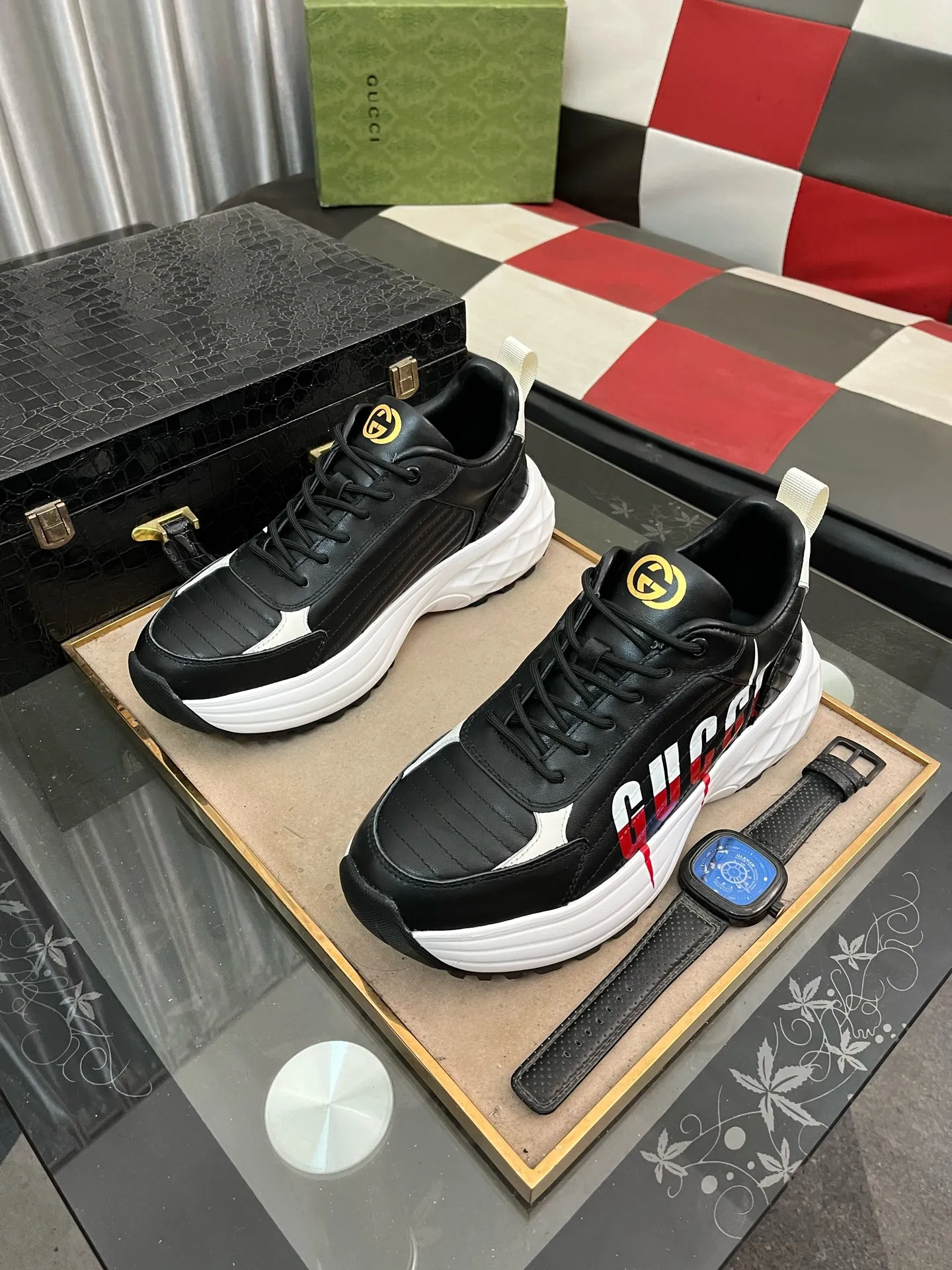 Men's shoes 💰500⌚️⌚️[Gucci] Gucci's latest casual men's shoes, welcome to 1:1 comparison, a popular Hong Kong counter casual shoe, counter quality, support inspection, high-quality workmanship, upper made of Italian imported calfskin, breathable mesh insole original fashion sports outsole, casual fashion, high-end quality, size: 38-442️⃣Colors available